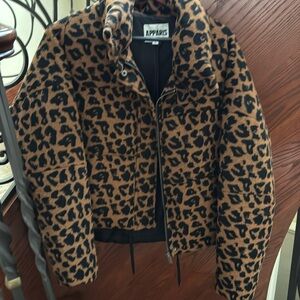 APPARIS Leopard puffer size M